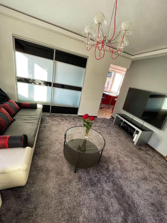 Luxury Red Apartment By Marta Radom Exterior photo